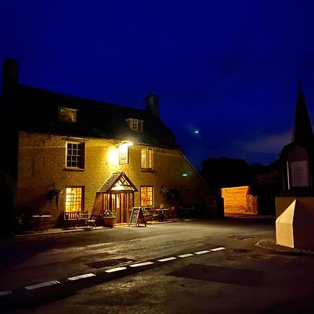 Hotel Royal Oak Ramsden Esterno foto