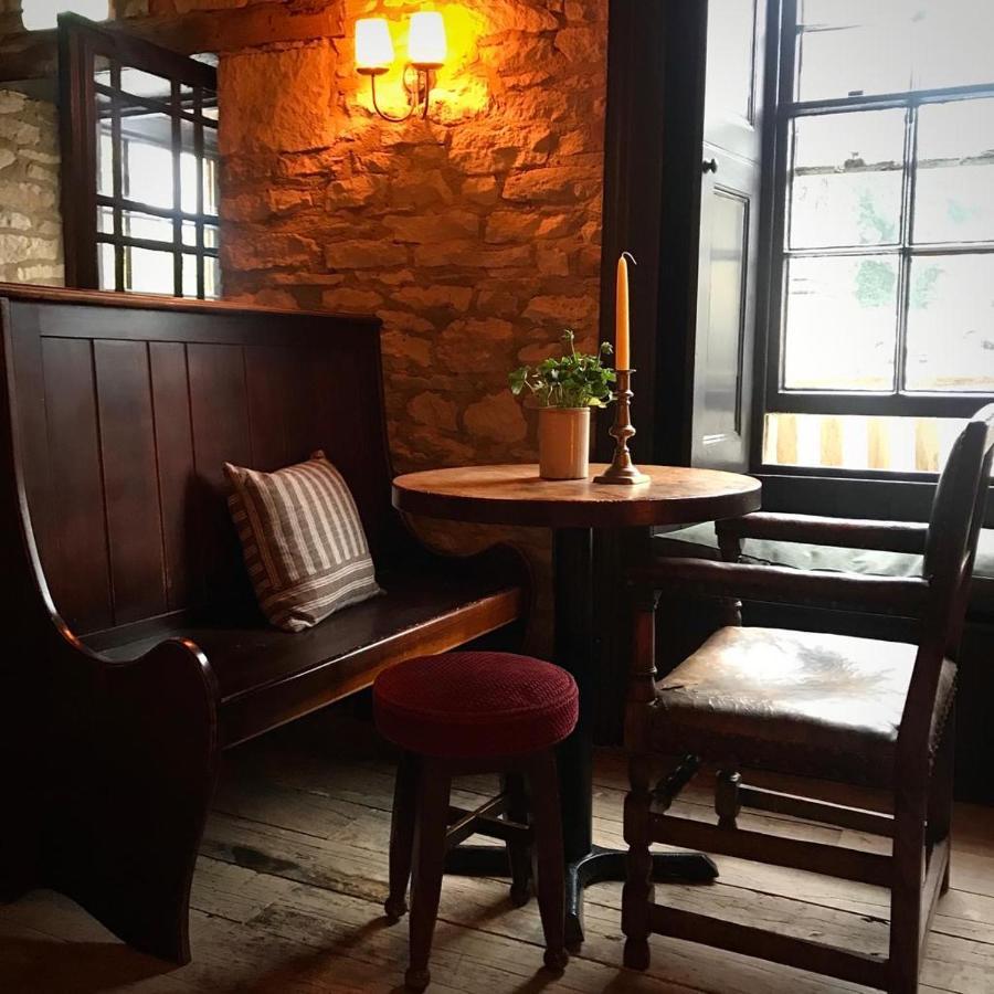 Hotel Royal Oak Ramsden Esterno foto